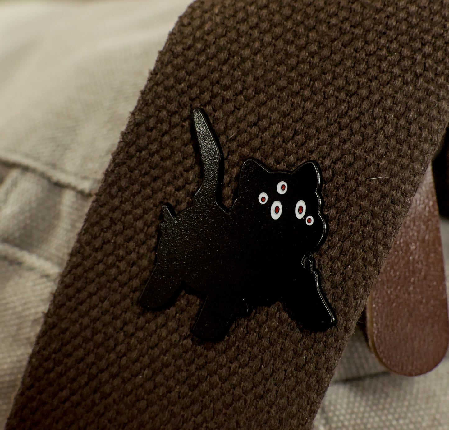 Loop Cat Pin