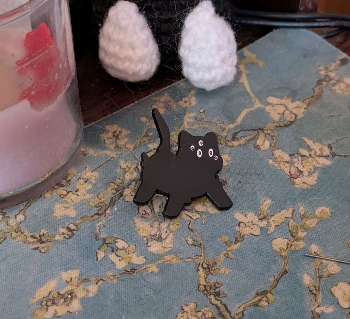 Loop Cat Pin [PRE-ORDER]